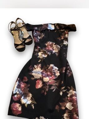 Premier Amour Off-Shoulder Floral Midi Dress in Black and Burgundy